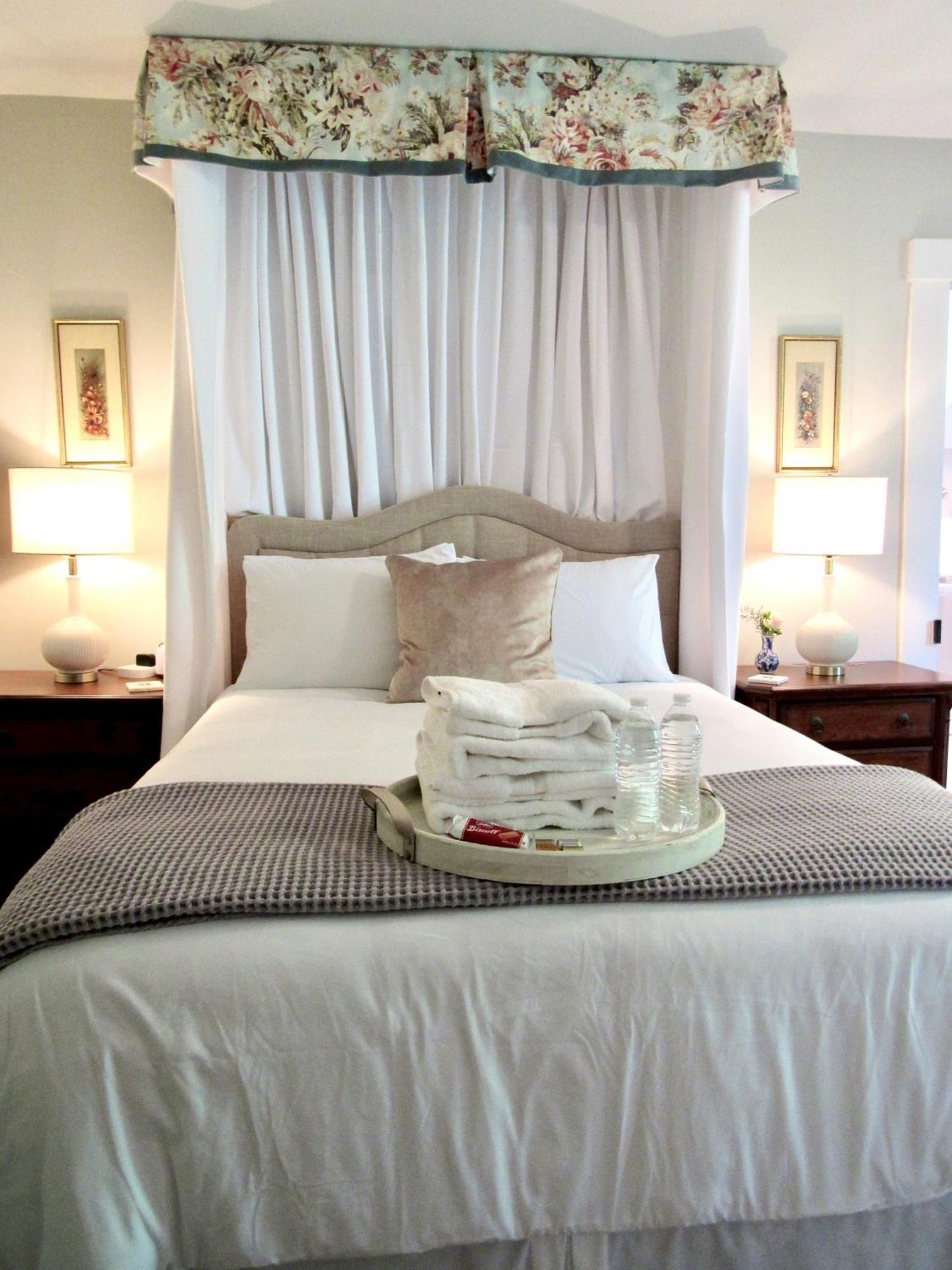 Rose Hill Inn Versailles Eksteriør billede